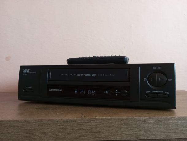 Magnetowid VHS SEG VCR 4200 z polotem