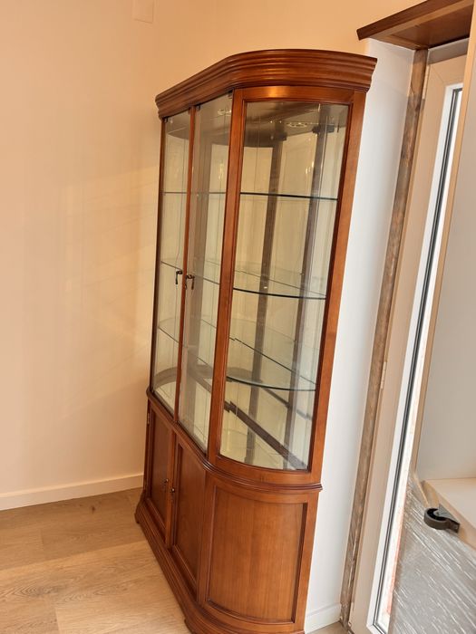 Cristaleira impecável