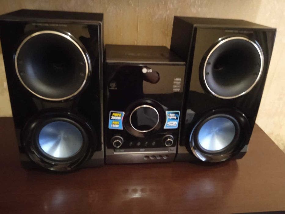 Продам музыкальный центр LG в отличном состоянии.