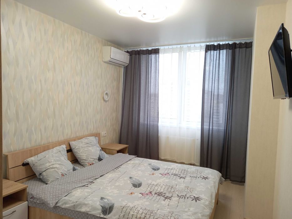 Атлант на Київській вул Симоненка сучасна квартира подобово погодинно