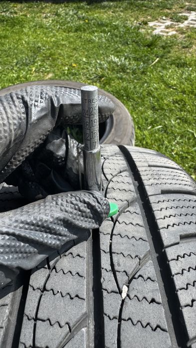 4x Opony zimowe TRACMAX ICE-PLUS S210 225/50 R17 98V XL