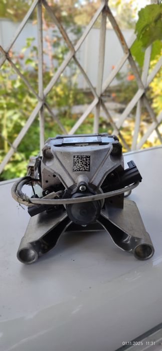 Продам двигатель стиральной машинки indesit