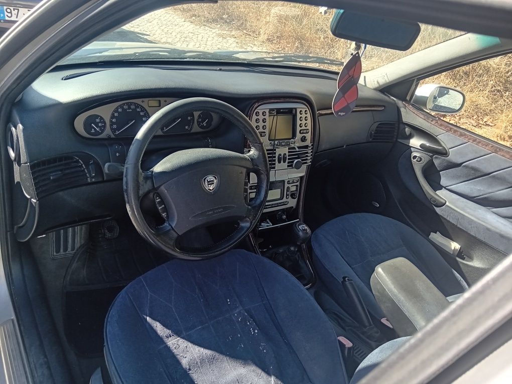 Lancia lybra inteira ou peças