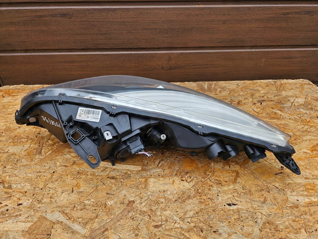 Renault Megane Scenic Iii 09-16r Lampa Prawy Przód Prawa Przednia ciem