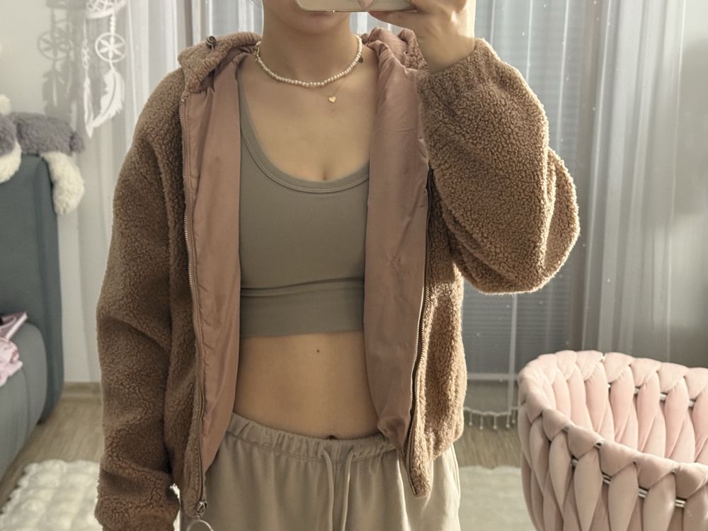 Kurtka futerko Bershka M różowy