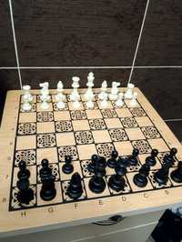 Новый набор 3 в 1 шахматы, шашки, нарды.