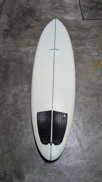 Prancha de surf Mid Length CJ Nelson Thunderbolt Outlier X t 6'6"