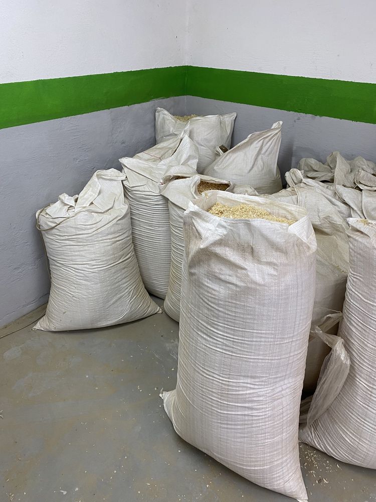 Sprzedam wióry dębowe jesionowe suche na pellet, brykiet opał, hodowle