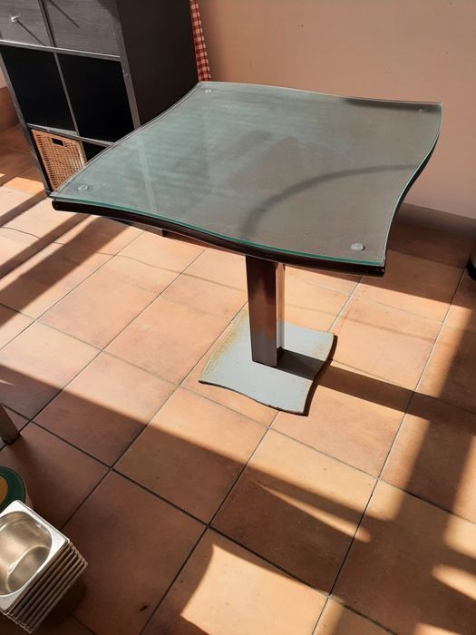 Mesas para cafés com vidro duplo