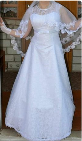 Весільна сукня))