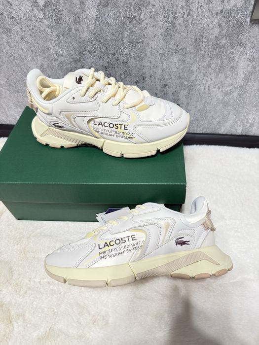 Неймовірно стильні кросівки Lacoste