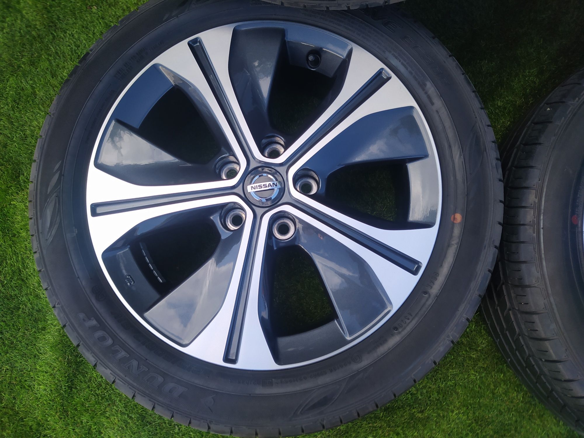 Felgi koła NISSAN Pulsar LEAF 215/50 R17 Lato