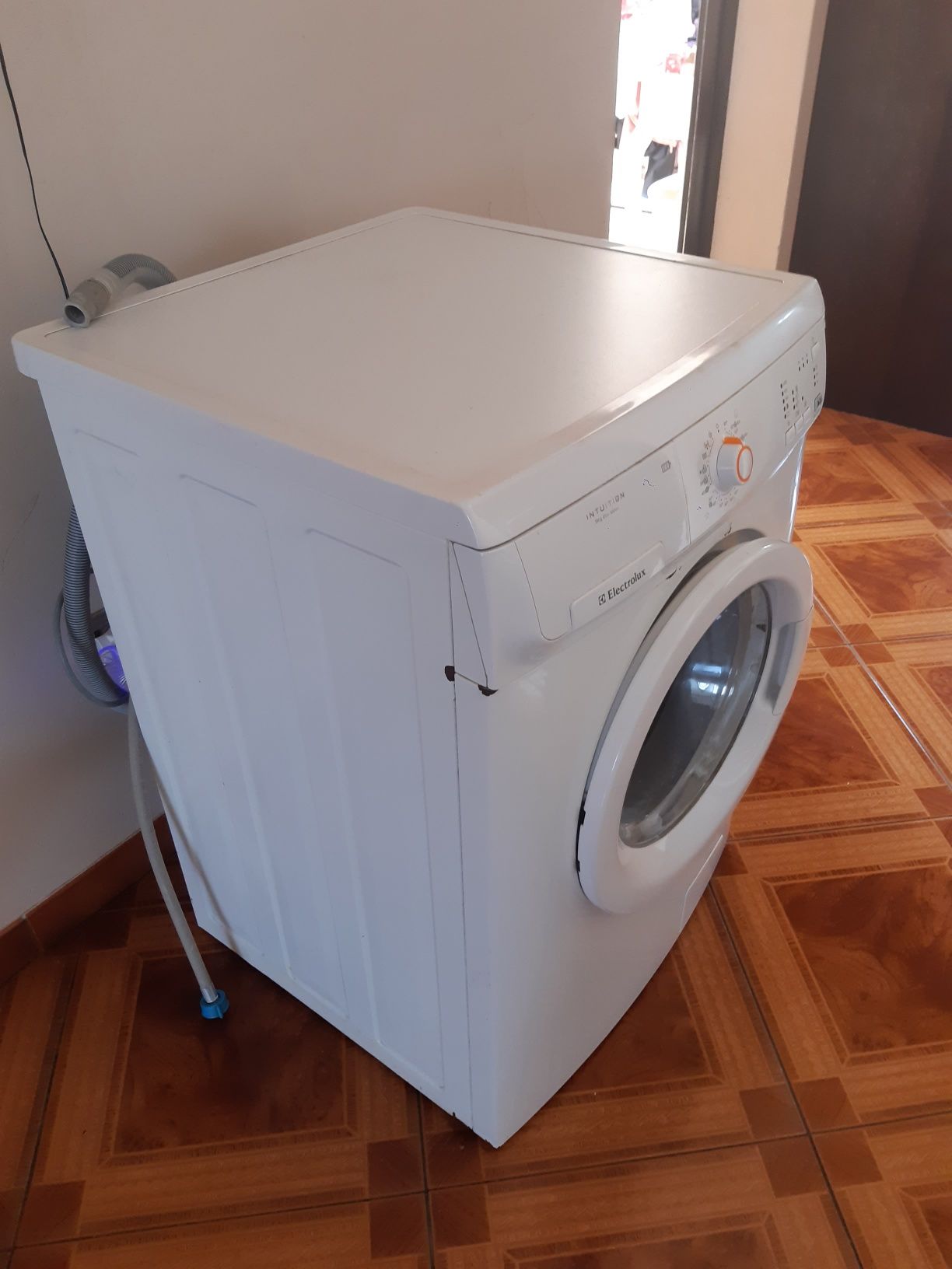 Pralka Electrolux EWF10040W - uszkodzona - na części