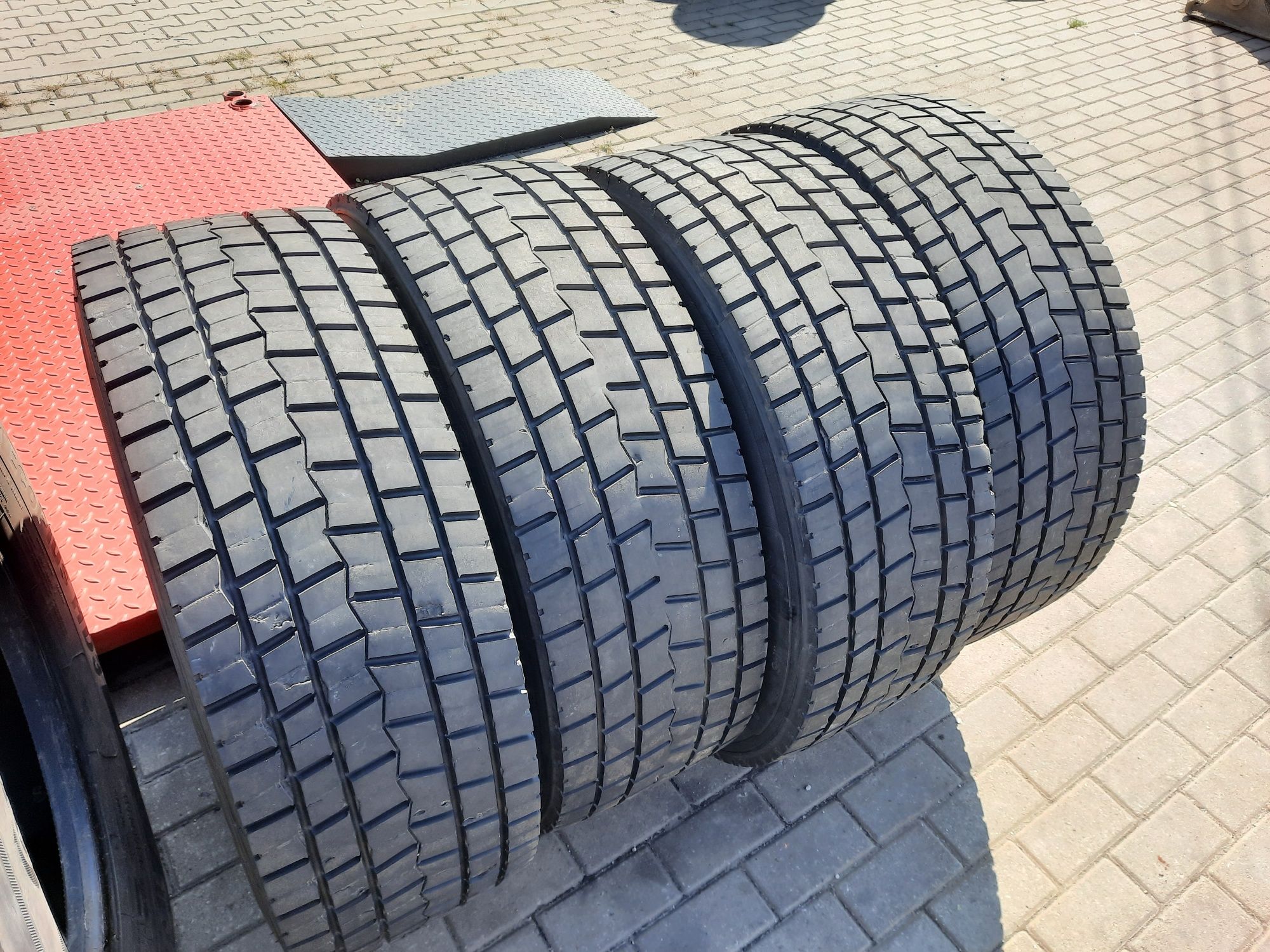 Używane OPONY 295/60R22,5 Continental Michelin Goodyear NAPĘD