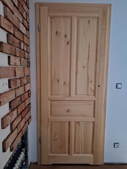 Drzwi drewniane wewnętrzne sosnowe