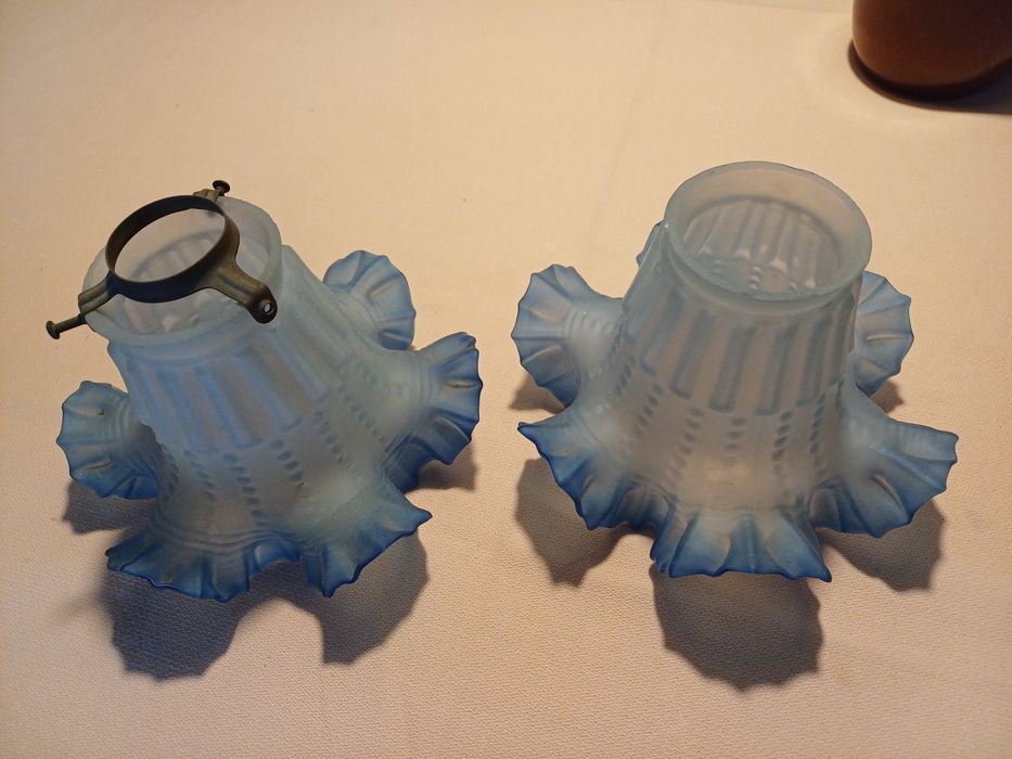 2 abat-jours antigos de vidro,  anos 30