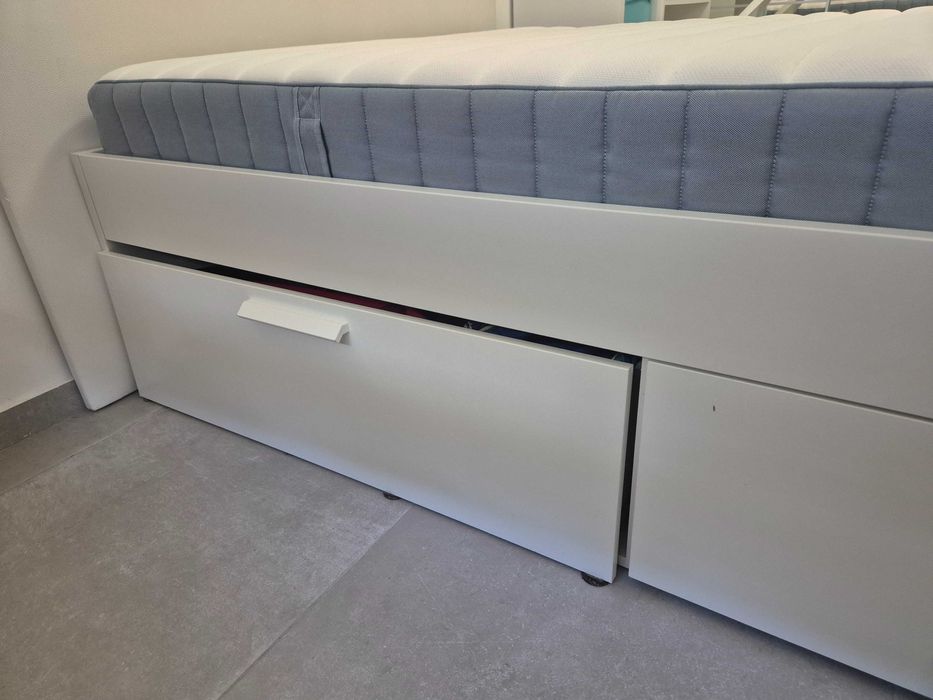 Vendo cama brimnes + colchão