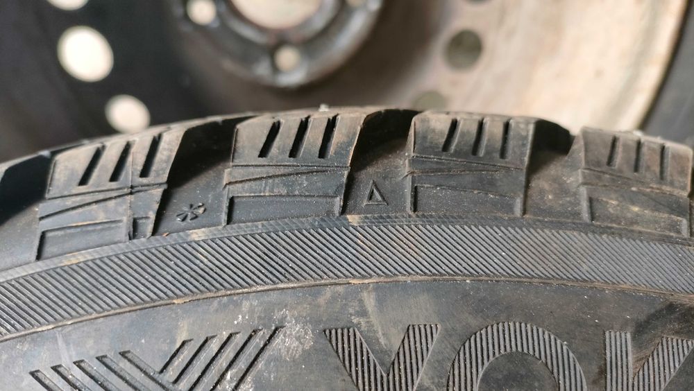 Felgi wraz z oponami 195/65R15 95T IG65 - 4 sztuki