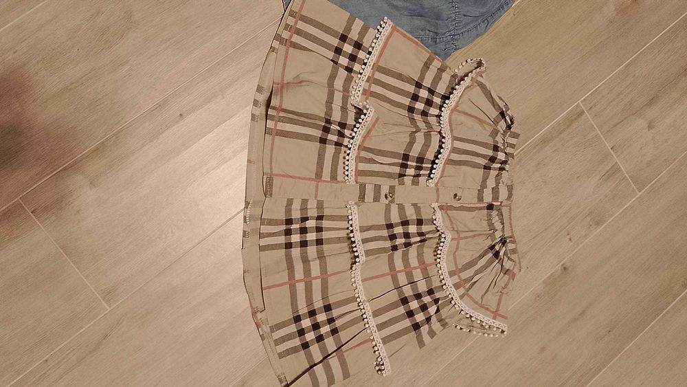 Spódniczki rozm. 140 obie razem