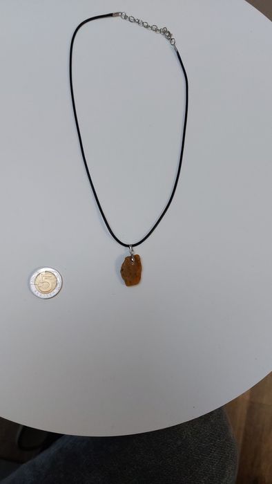 Zawieszki z bursztynu