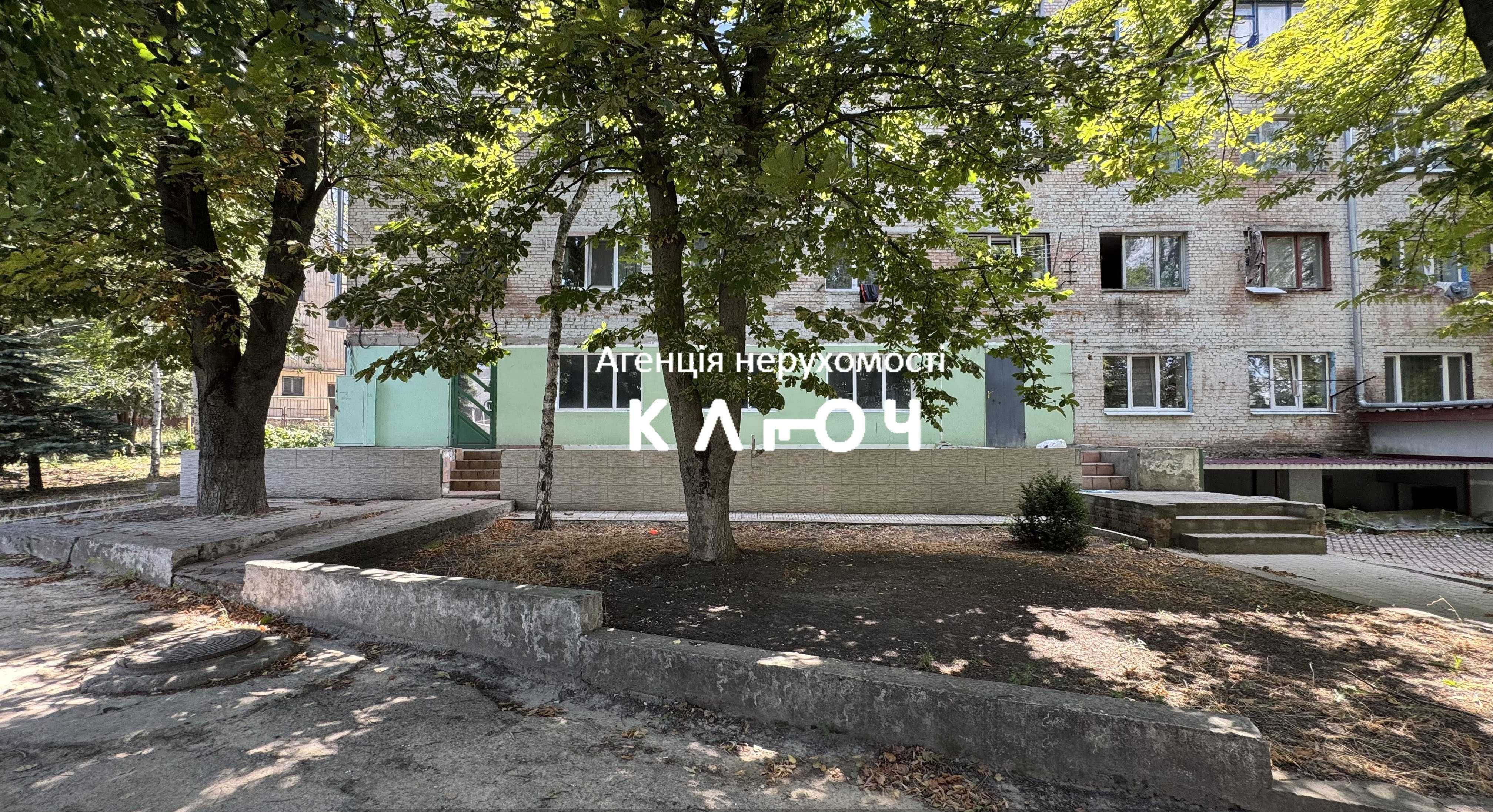 Продаж приміщення 187 м², вул. Чорновола, фасад, три входи