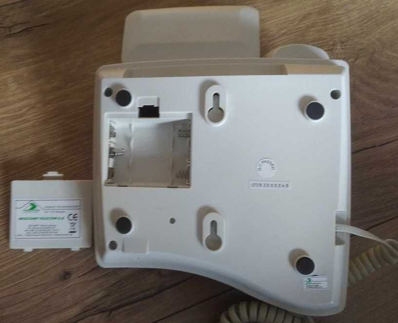 Telefon stacjonarny dla seniora MESCOMP
