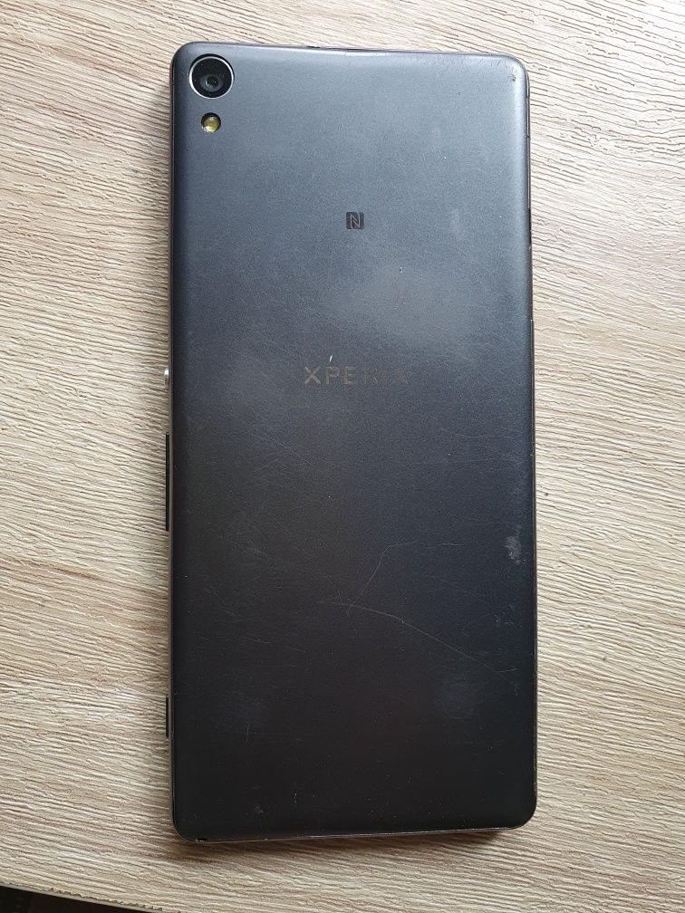 Sony Xperia XA. Z wadą.