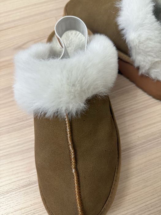 Угги модного цвета без пятки