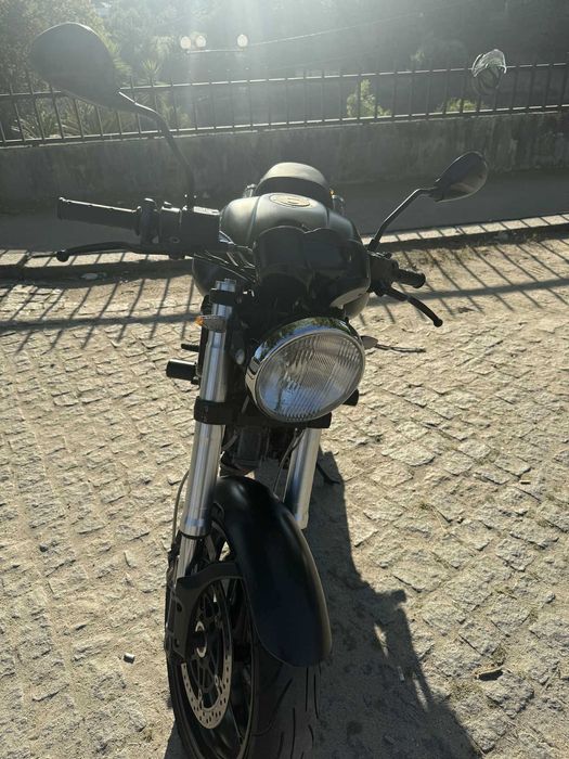 Ducati Monster 695