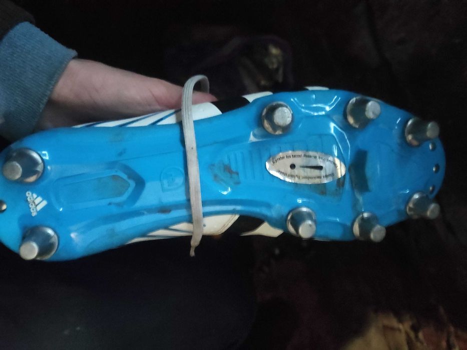 Буцы футбольные Адидас