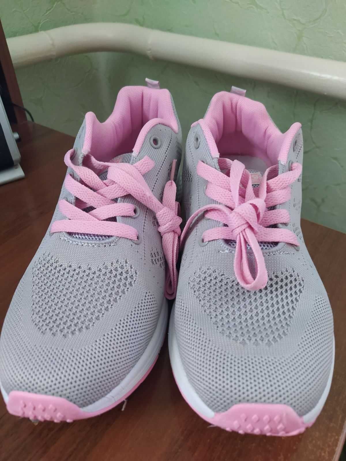 Жіночі літні кросівки 40 розмір білі/ сіро-рожеві