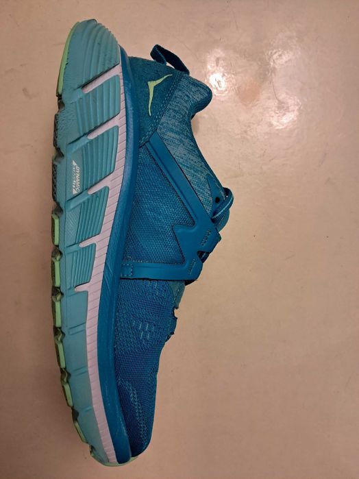 Кроссовки  Hoka ARAHI оригинал размер 40