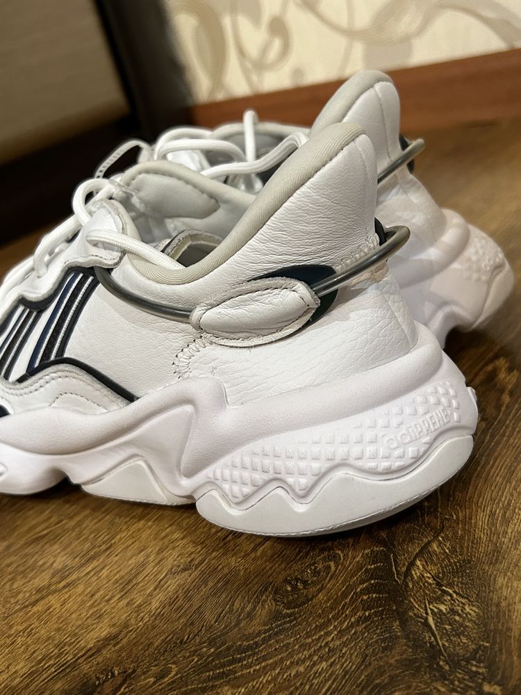 Чоловічі кросівки ADIDAS OZWEEGO FZ0037