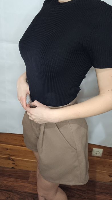 чёрная футболка женская