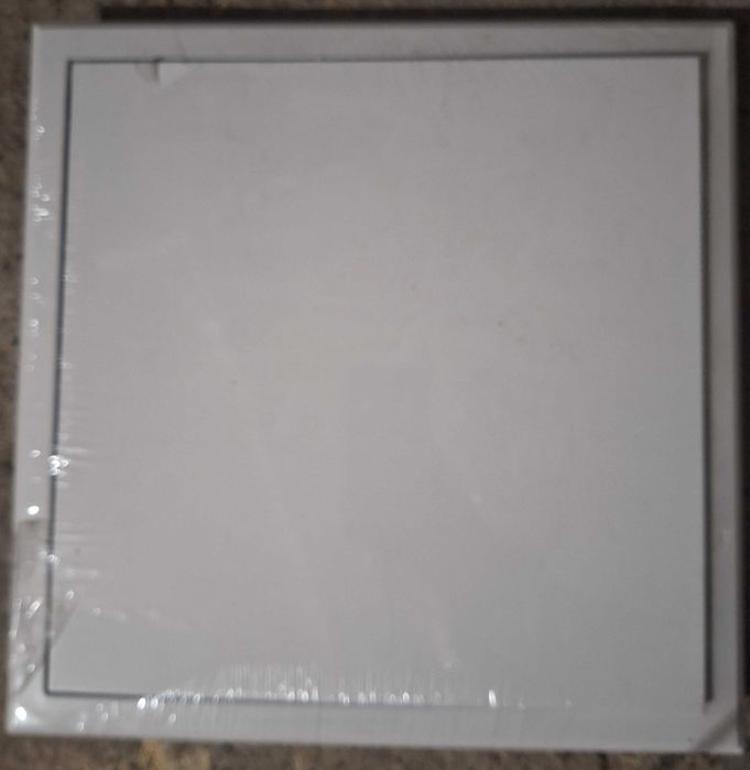 Drzwiczki rewizyjne metalowe lakierowane 30×30 Klik-klak