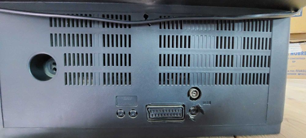 TV Samsung com 48 Cm - modelo CB-5051 A