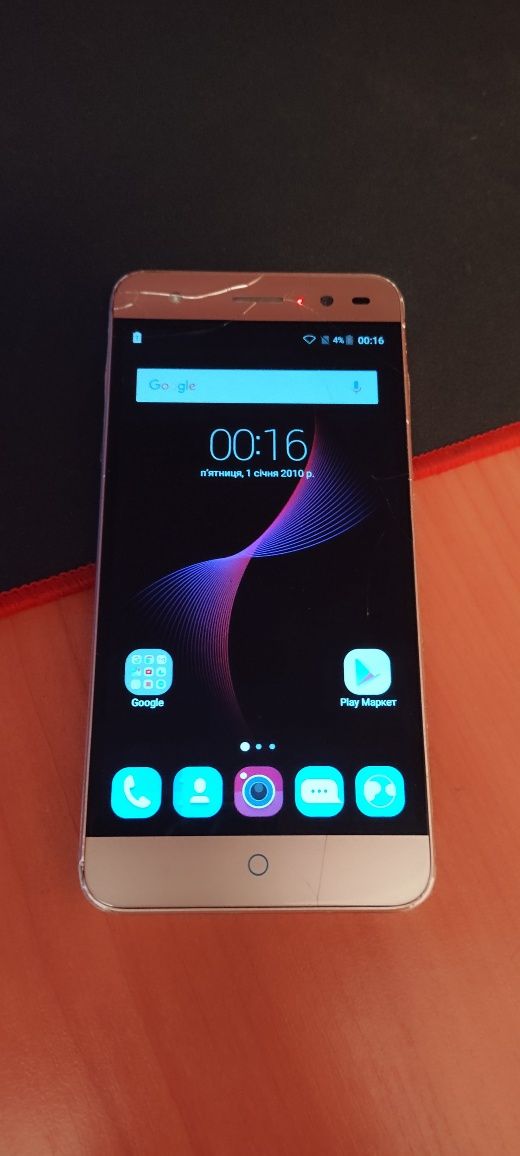 Телефон ZTE   V7