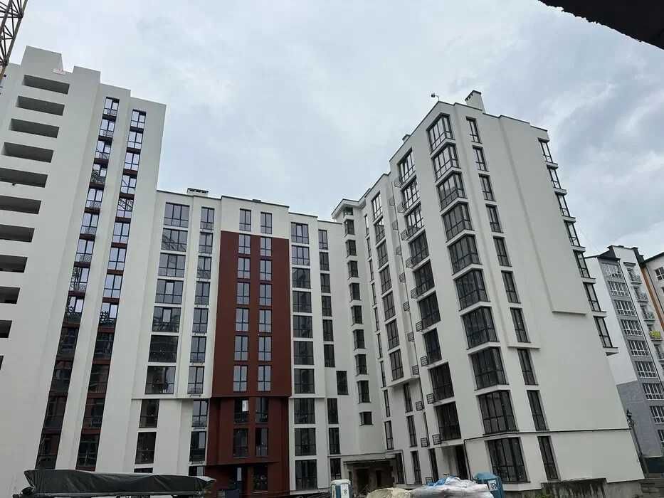 Простора однокімнатна квартира в сучасному ЖК