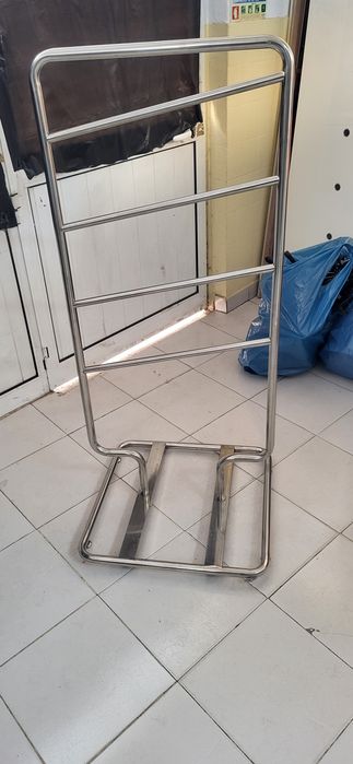 Vendo toalheiro de chão