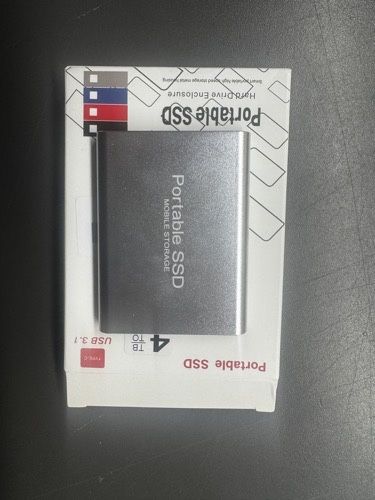 Dysk SSD 4TB zewnętrzny Dysk SSD 4TB czerwony