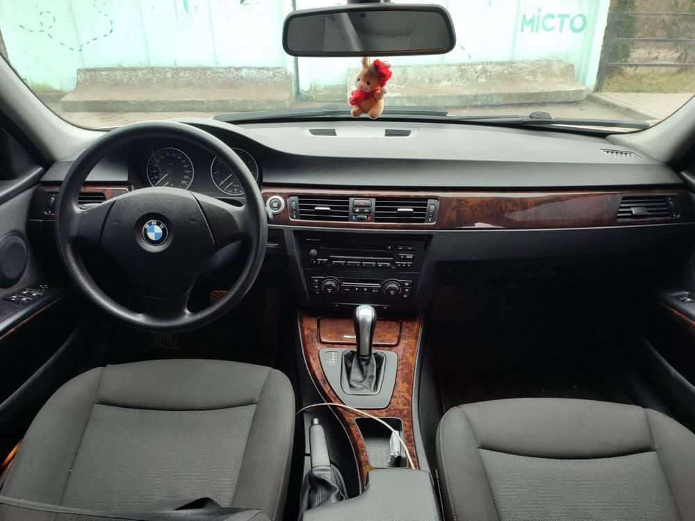 Продам BMW e91 2.0i автомат