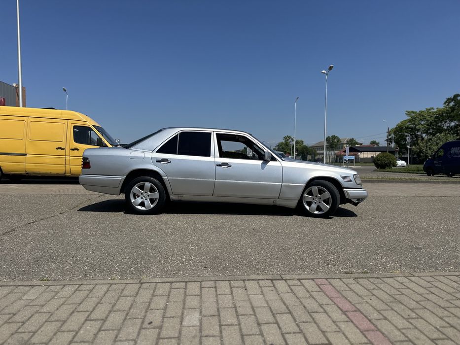 Продам або Обміняю Mersedes w124 e250