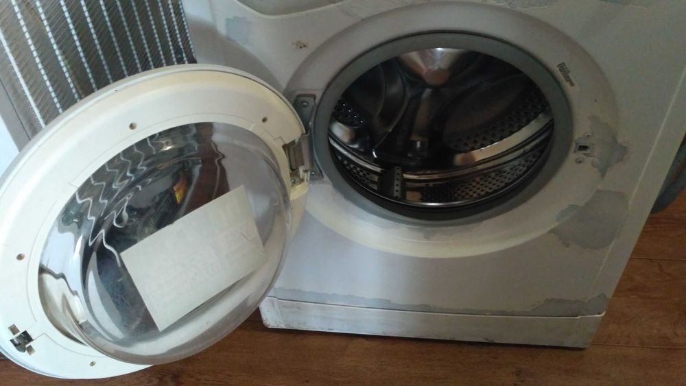 Пральна машинка Indesit WIUN 100 на 3 кг на запчастини або ремонт