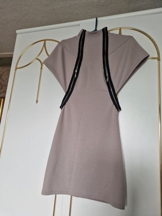 Стильне плаття для дівчат