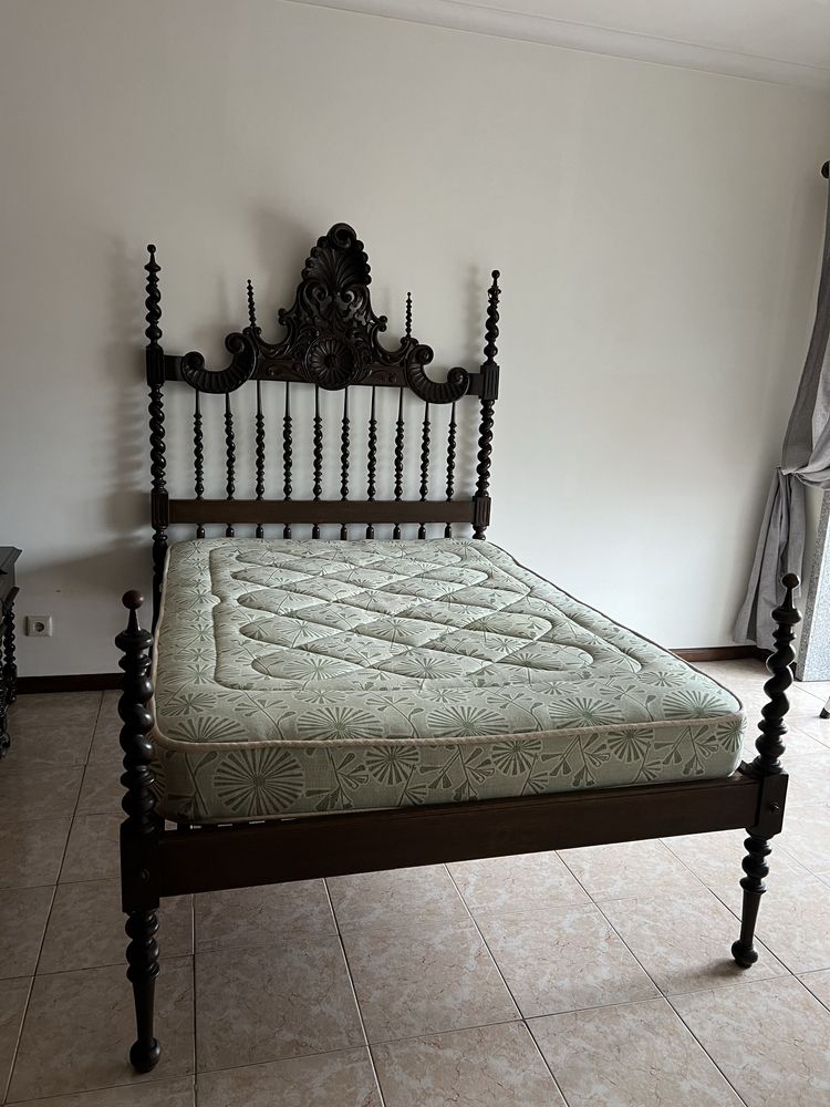 Cama casal madeira maciça