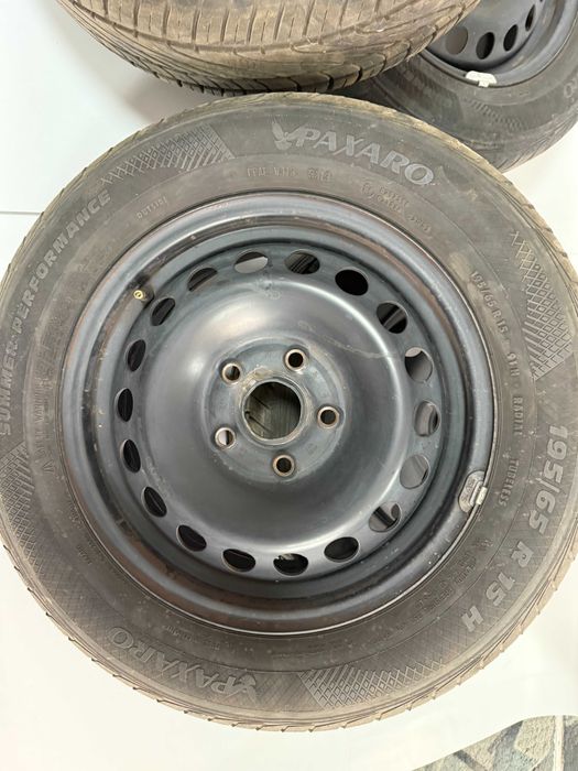 Koła , Felgi stalowe z oponami  , Oryginalne VW 15 cali