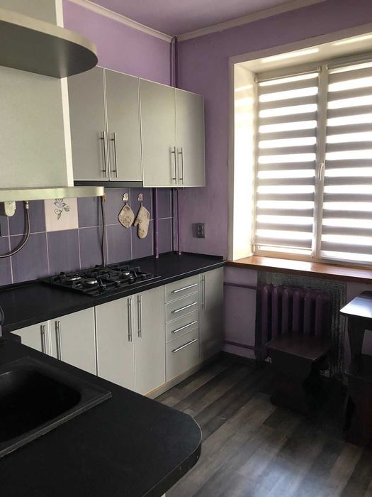 Продам  двухкомнатную квартиру-студию по улице Красная