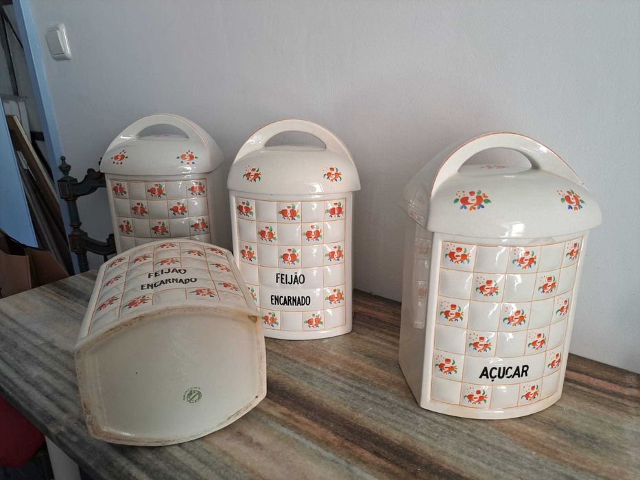 Vários potes com tampa,Sacavém, anos 30,impecáveis.