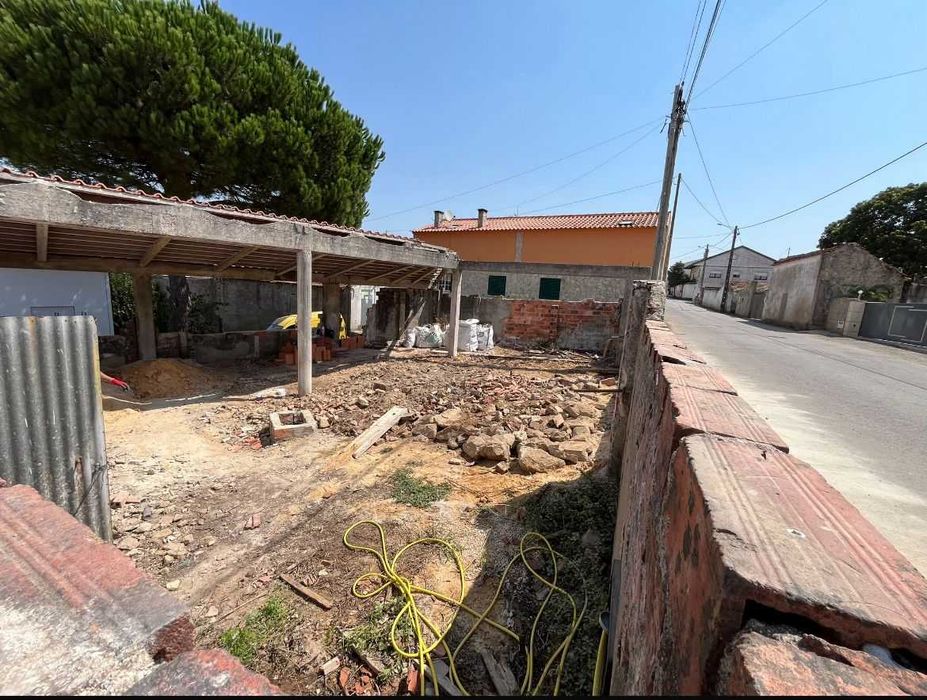 Moradia Independente com terreno no Gaio - Vimeiro Alcobaça