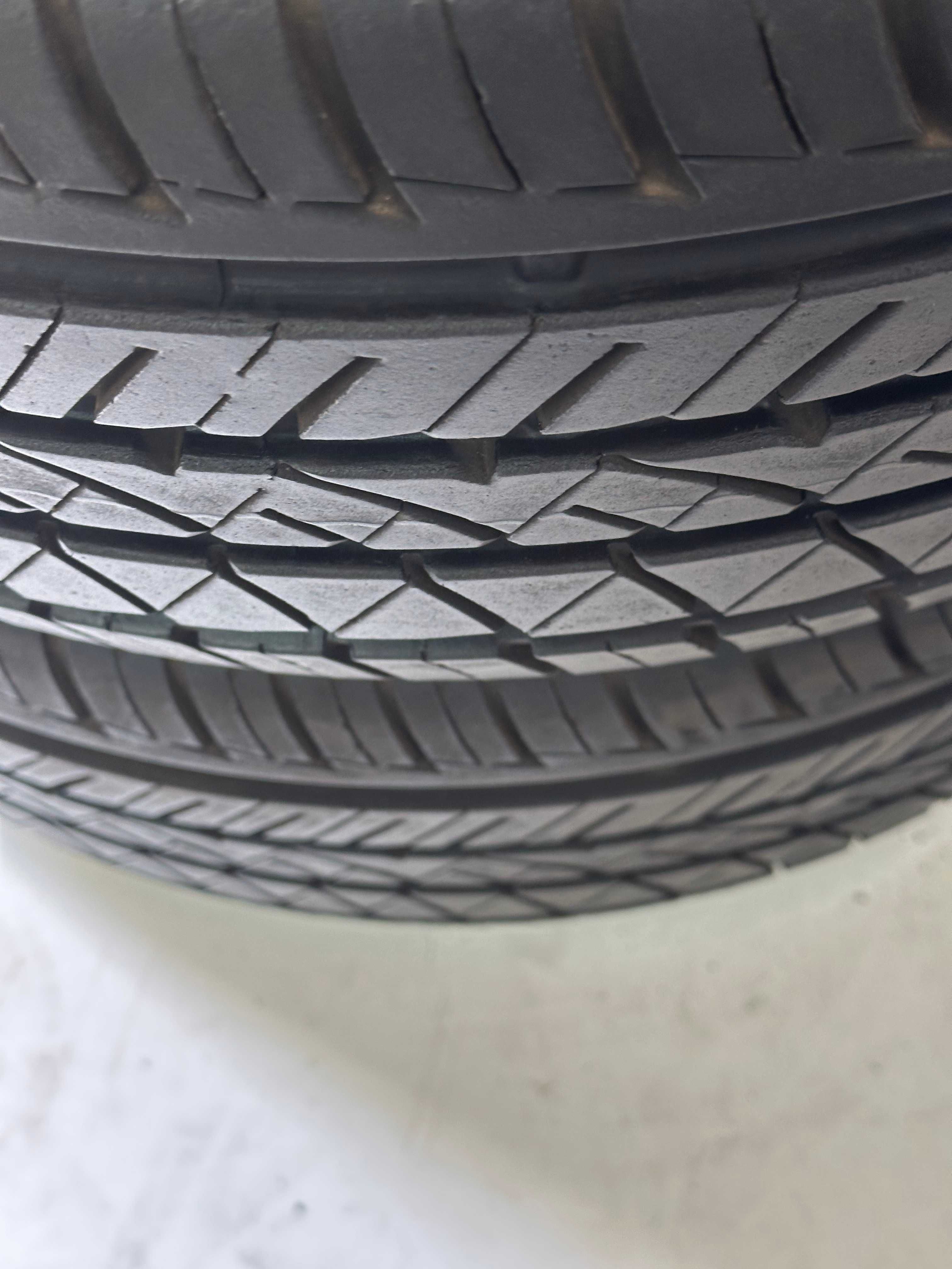 Pneus Feuvert Efficiency + UHP - 225/50/17 - Como NOVOS